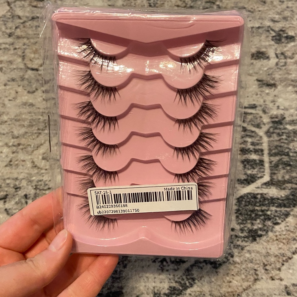 NWT Set of 7 Pairs False Eyelashes